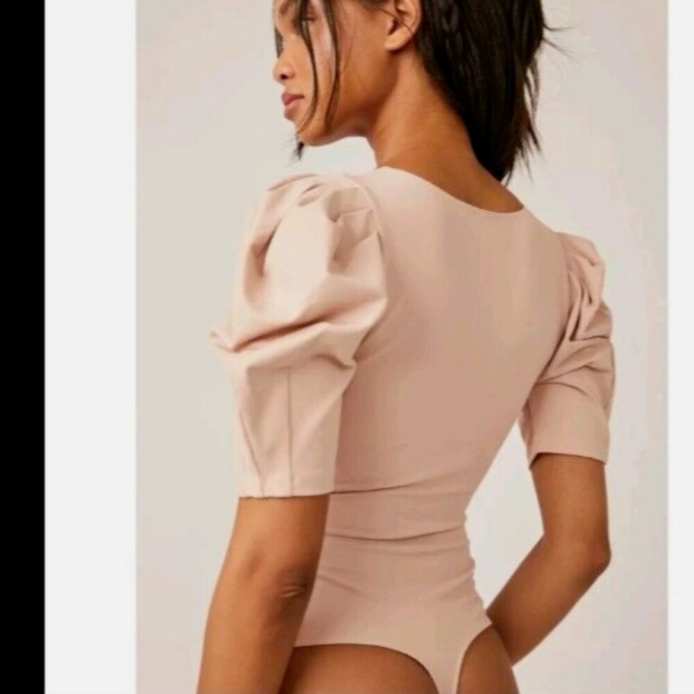 Women's Size Small Free People Intimately Tan Nude Bodysuit Puff Sleeve Deep V
